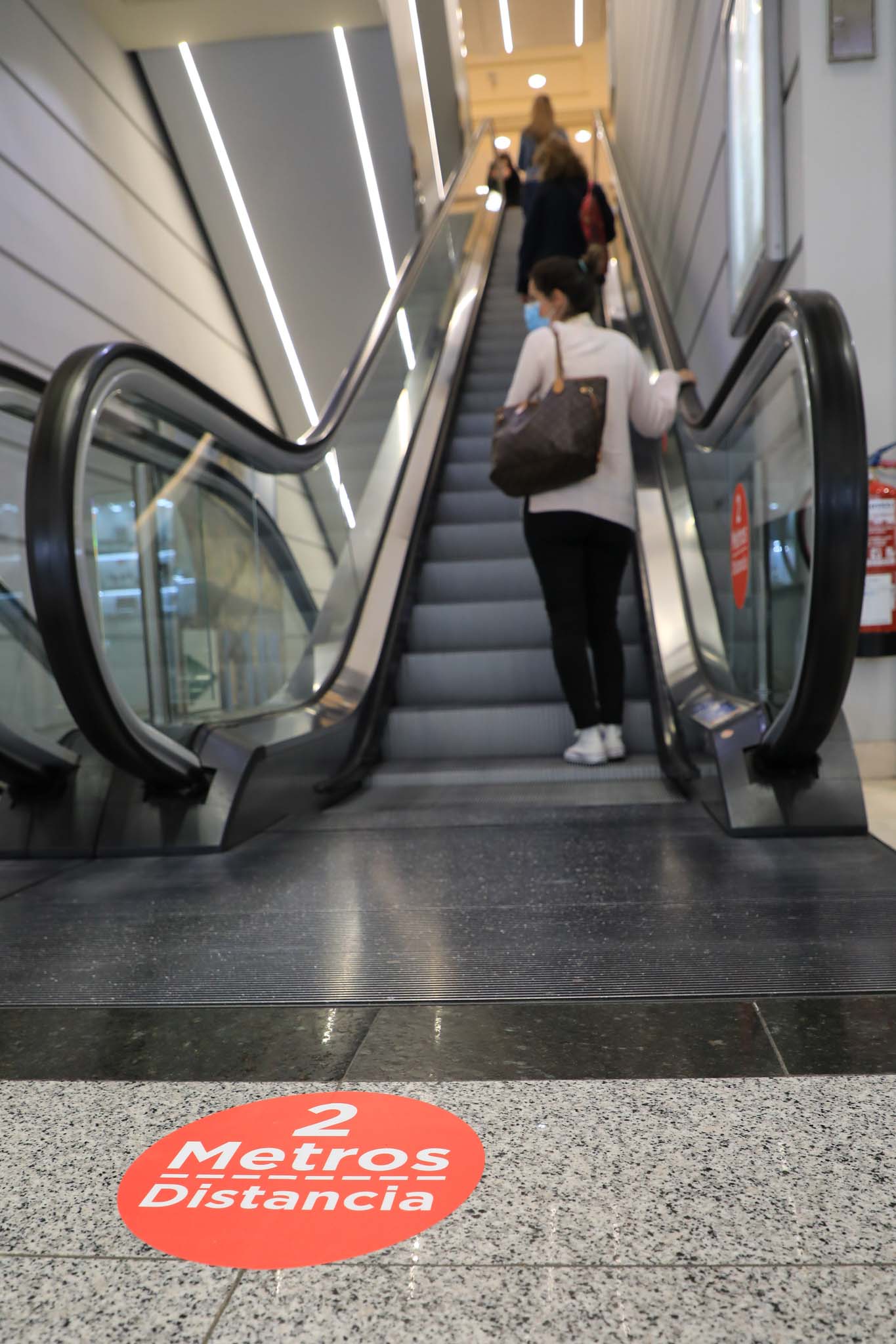 Fotos: Reapertura de El Corte Inglés de Salamanca en la fase 2 de la desescalad
