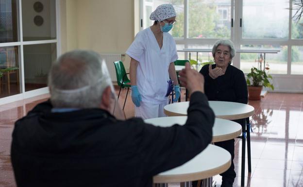 Castilla y León registra 2.586 fallecidos de residencias, dos más que el viernes