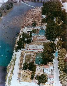 Imagen secundaria 2 - Piscinas de vanguardia en las Moreras