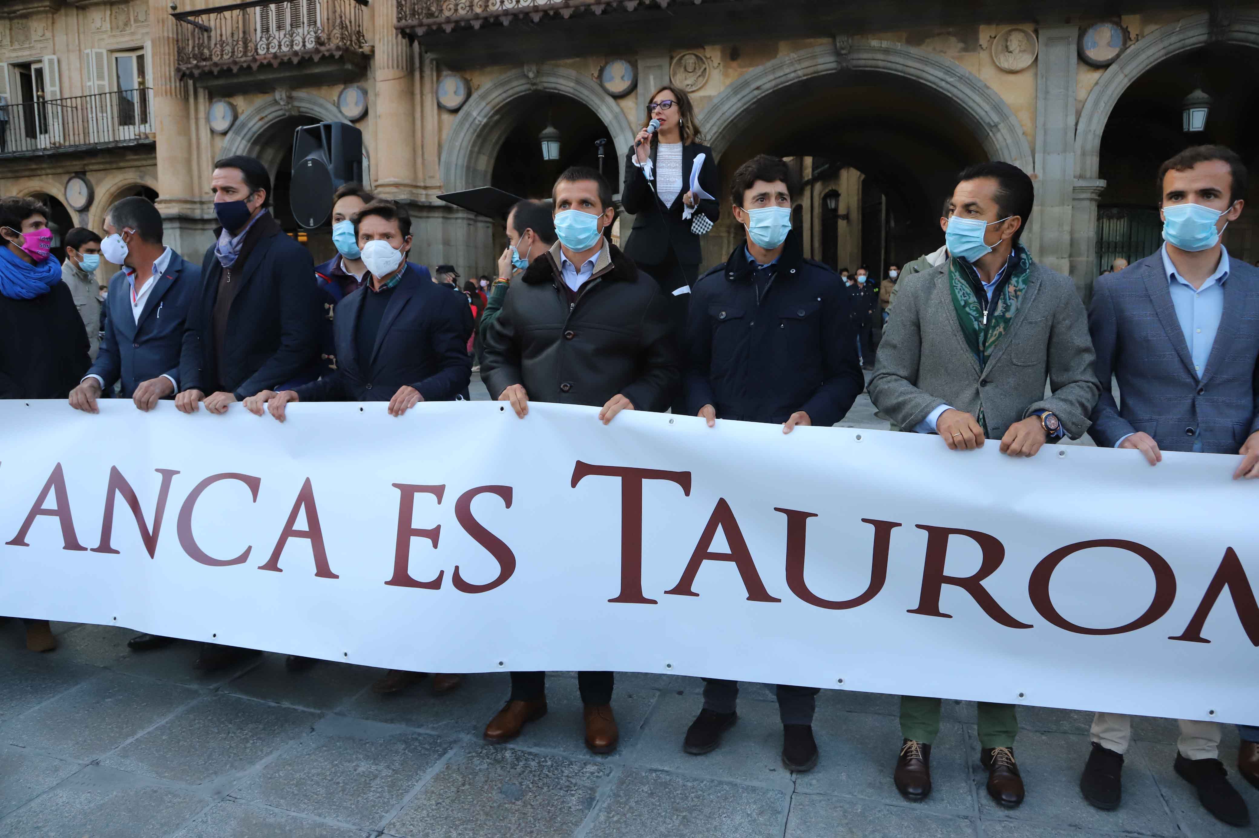 Fotos: El mundo del toro se reivindica en la Plaza Mayor de Salamanca