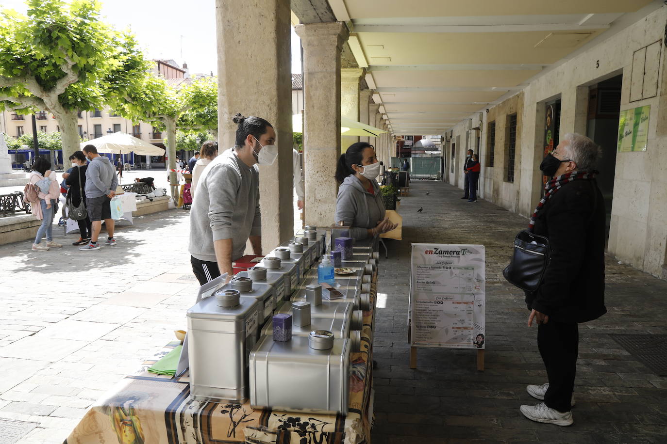 Fotos: El mercado ecológico de Palencia vuelve a la Plaza Mayor