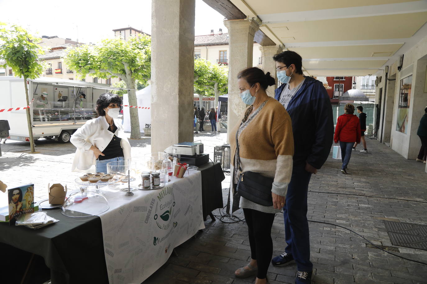 Fotos: El mercado ecológico de Palencia vuelve a la Plaza Mayor