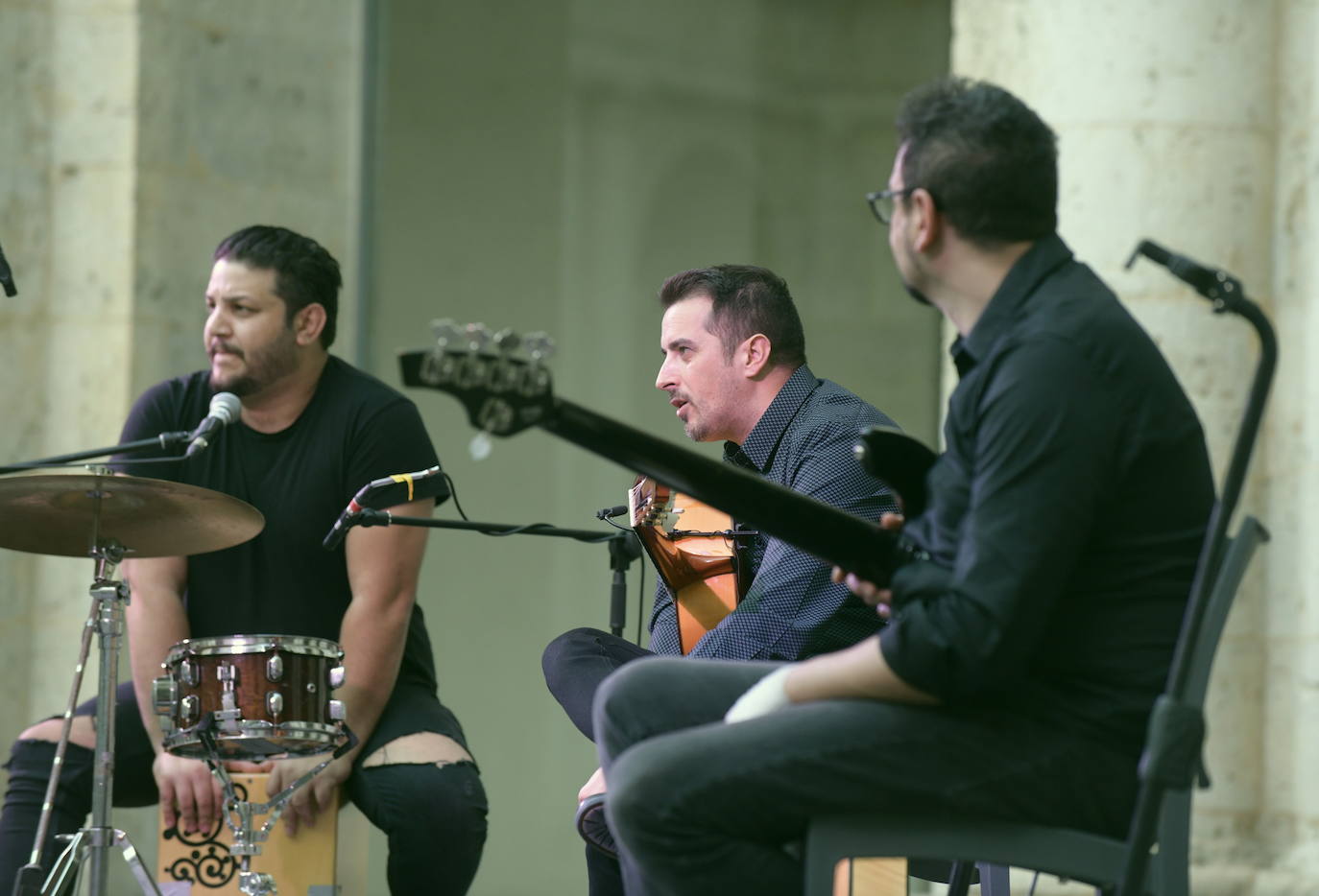 El guitarrista Raúl Olivar ha ofrecido esta tarde un concierto en el patio del museo. 