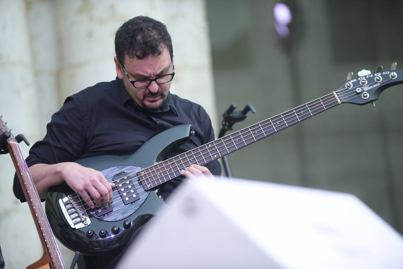 El guitarrista Raúl Olivar ha ofrecido esta tarde un concierto en el patio del museo. 