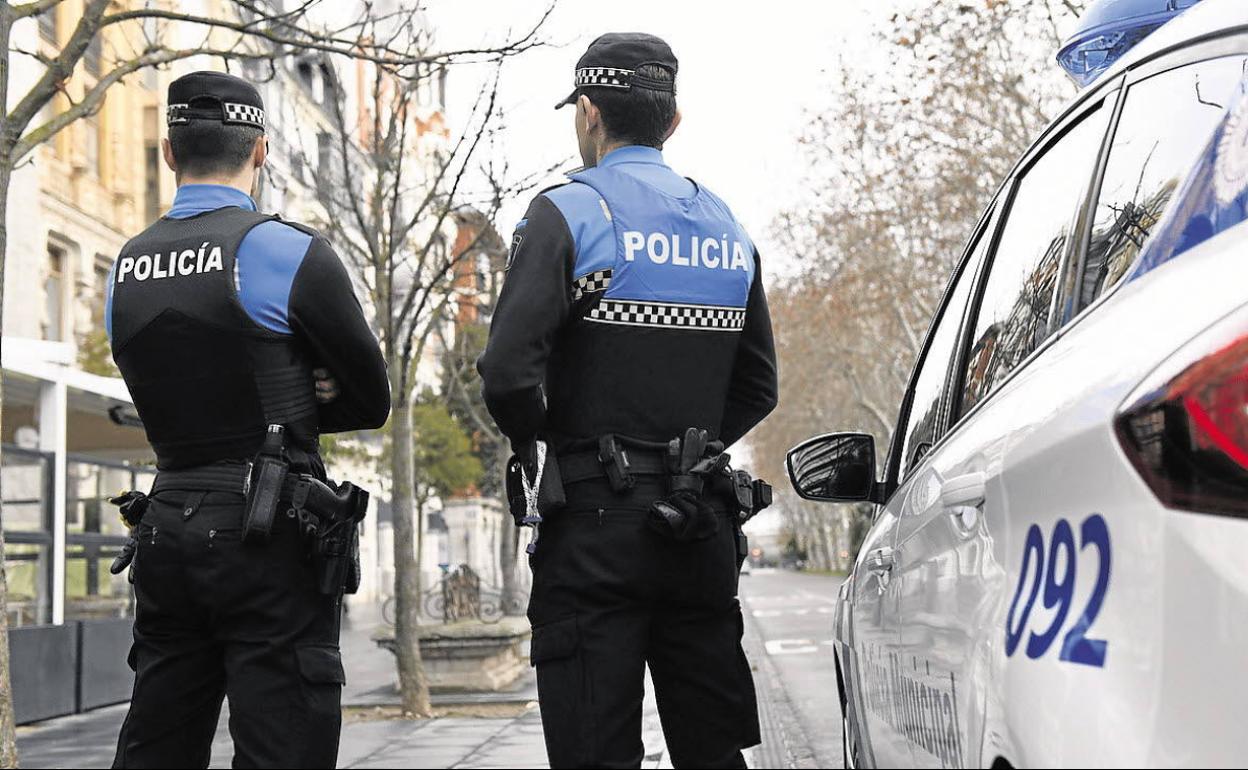 Cometen un hurto en Valladolid y huyen en un coche sin seguro y sin ITV