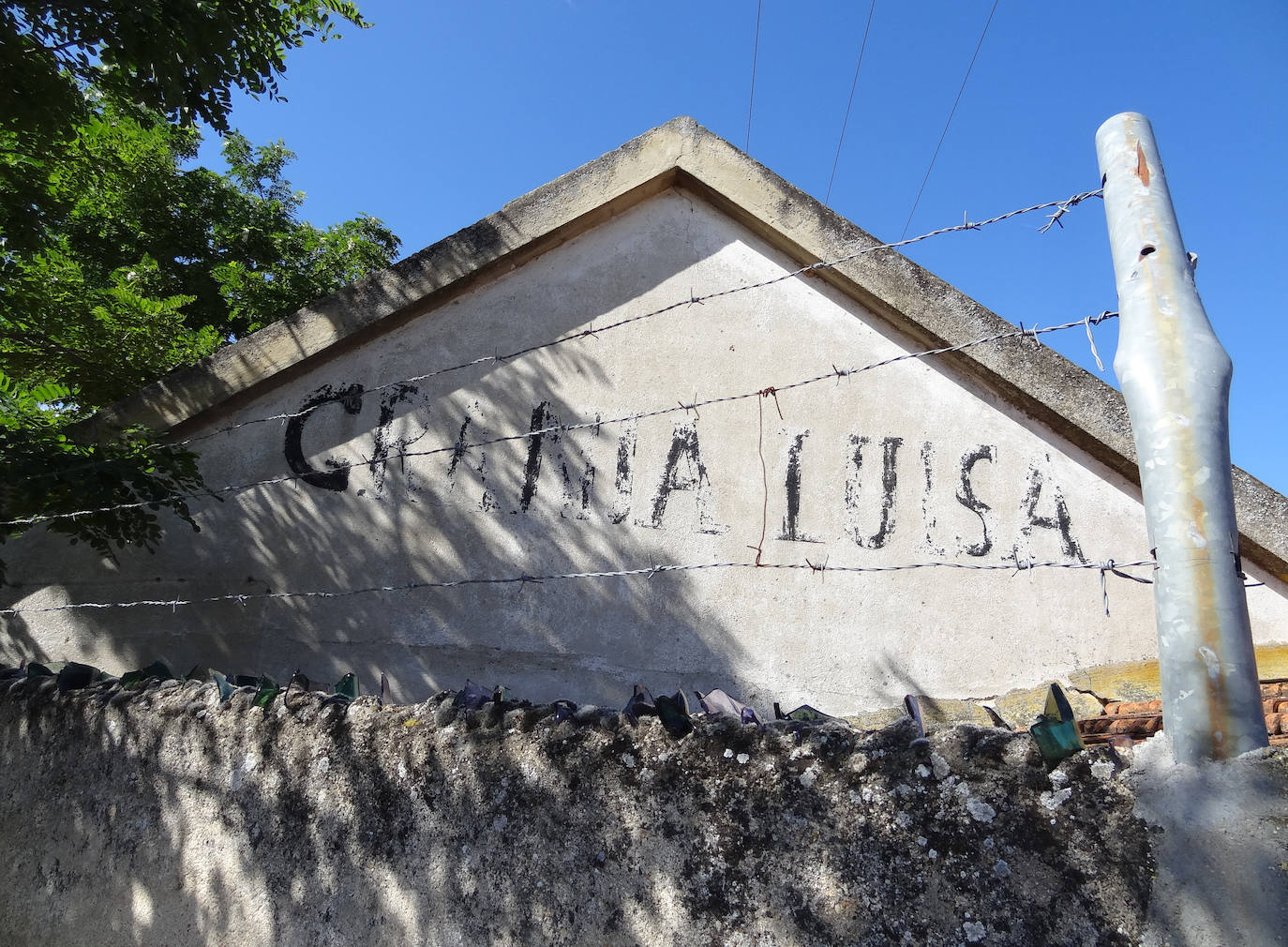 Fotos: Antigua Granja Luisa, en la calle Esmeralda del polígono de San Cristóbal
