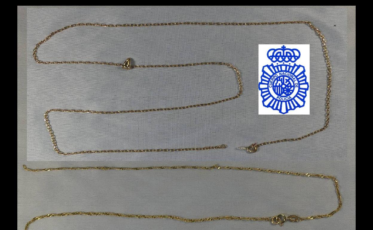Imagen de las cadenas robadas.