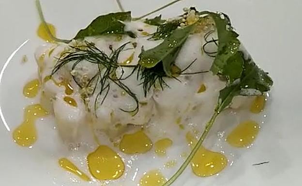 Coronavirus: Recetario de la cuarentena: La receta de Miguel Ángel de la Cruz: espárrago blanco de Tudela con espumoso de leche de almendra