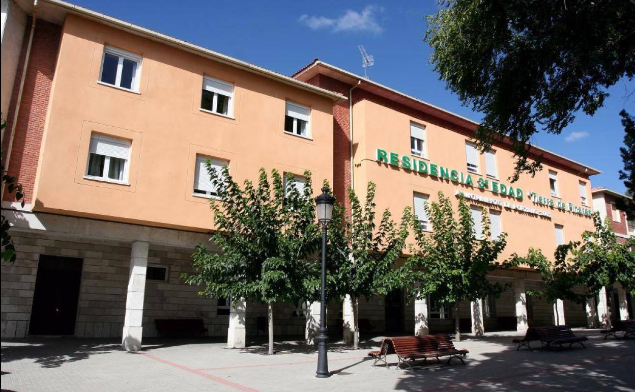 Fachada de la residencia Tierra de Pinares de Portillo, donde sucedieron los hechos. 