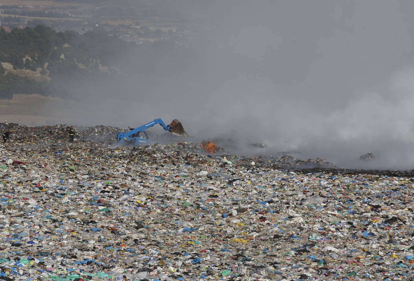 Fotos: Incendio en el vertedero de Villanubla (Valladolid)