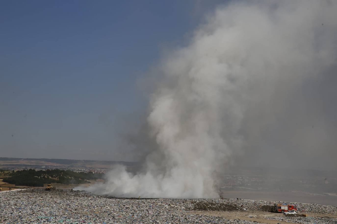 Fotos: Incendio en el vertedero de Villanubla (Valladolid)