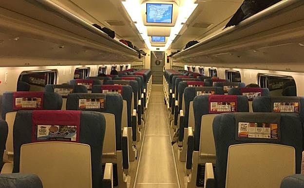El vagón del tren, a primera hora de la mañana rumbo a Madrid. 