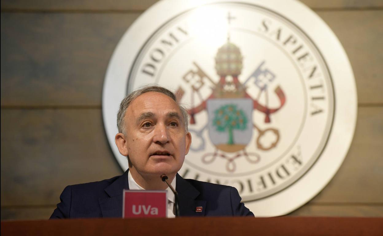 Antonio Largo durante la rueda de prensa de presentación de la oferta académica de la Universidad de Valladolid para el curso 2020-2021.