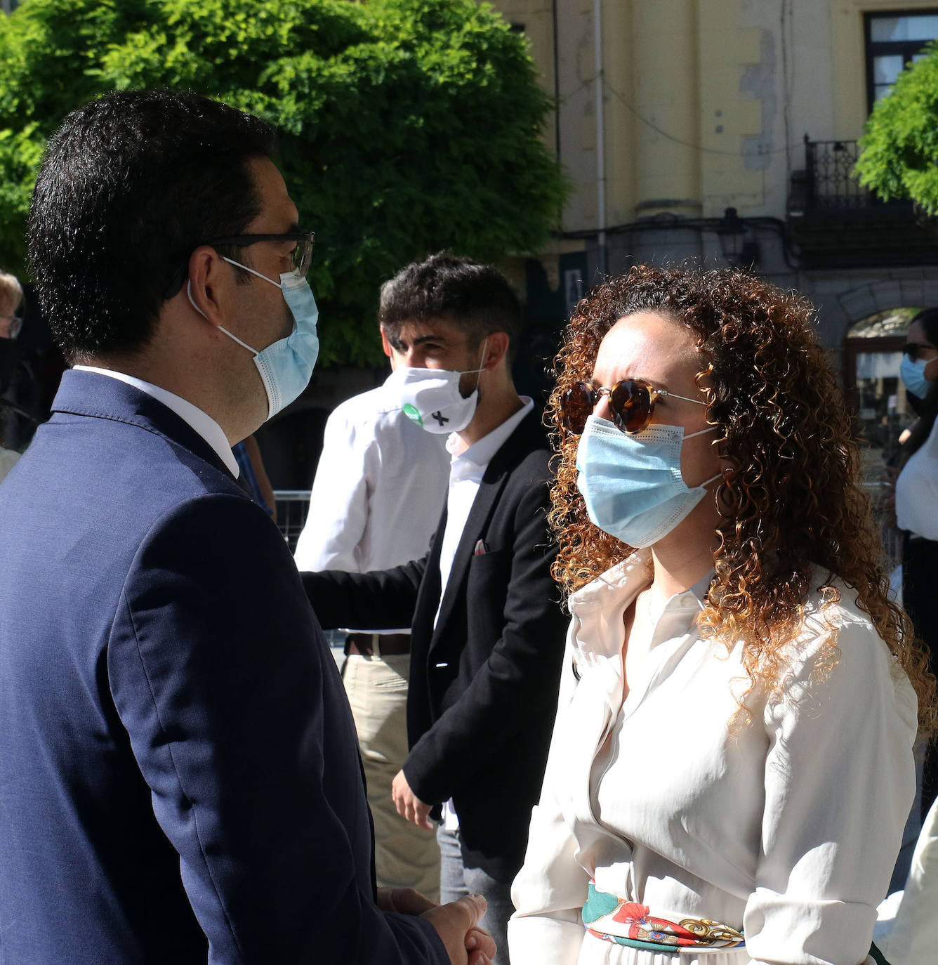 Homenaje a las víctimas del coronavirus en la Plaza Mayor de Segovia 