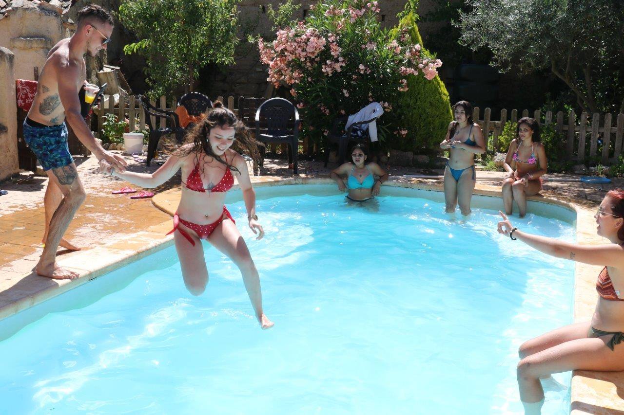 Los alojamientos rurales de la provincia con piscina cuelgan el cartel de completos. 