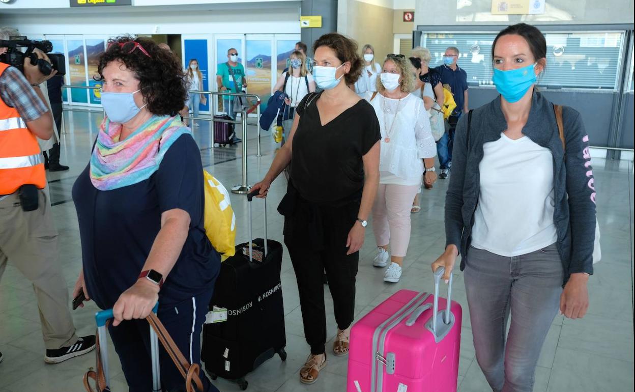 LLegada de turistas alemanes a Fuerteventura.