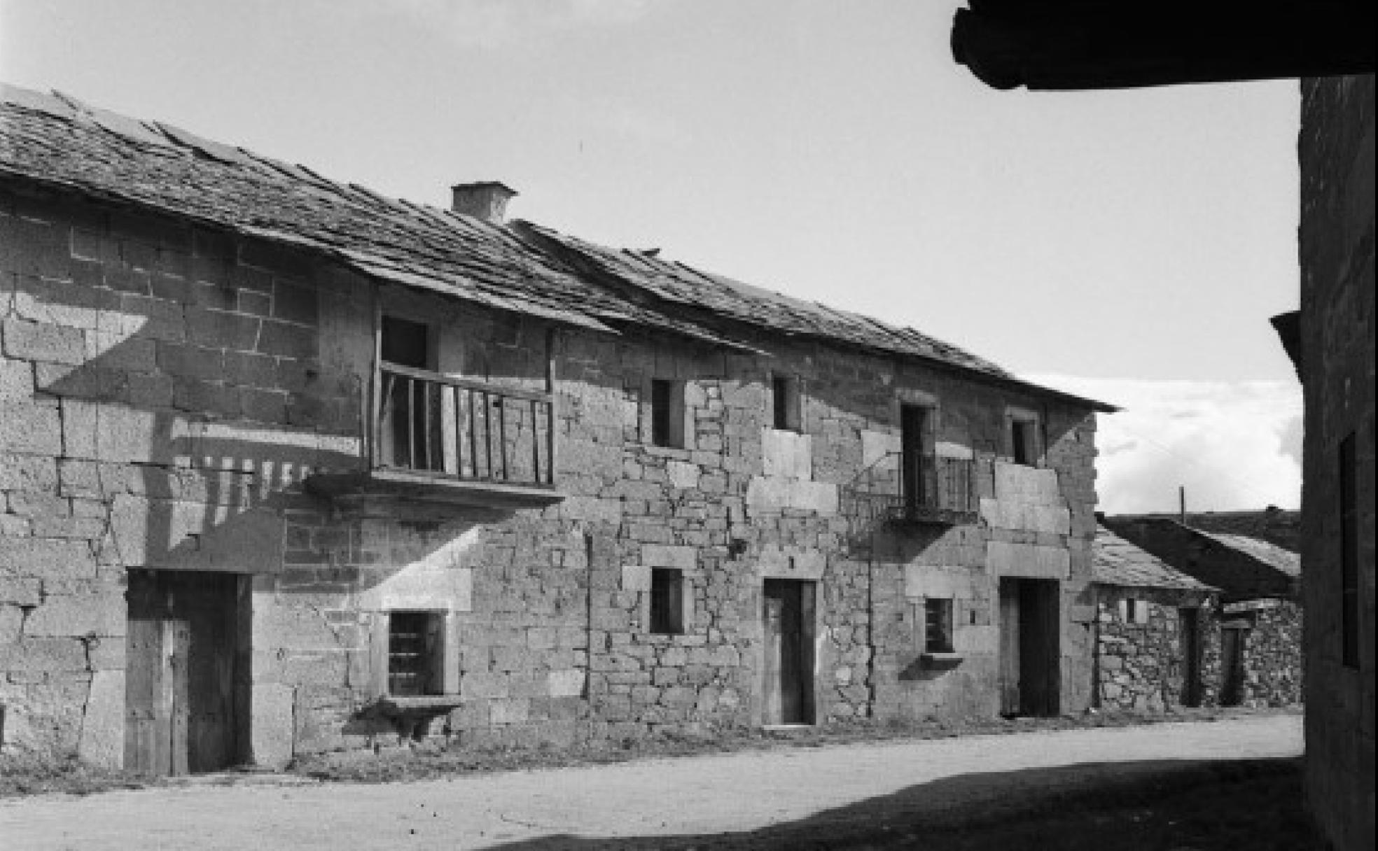 Casa de sillería de Muelas de los Caballeros en los años 70. 