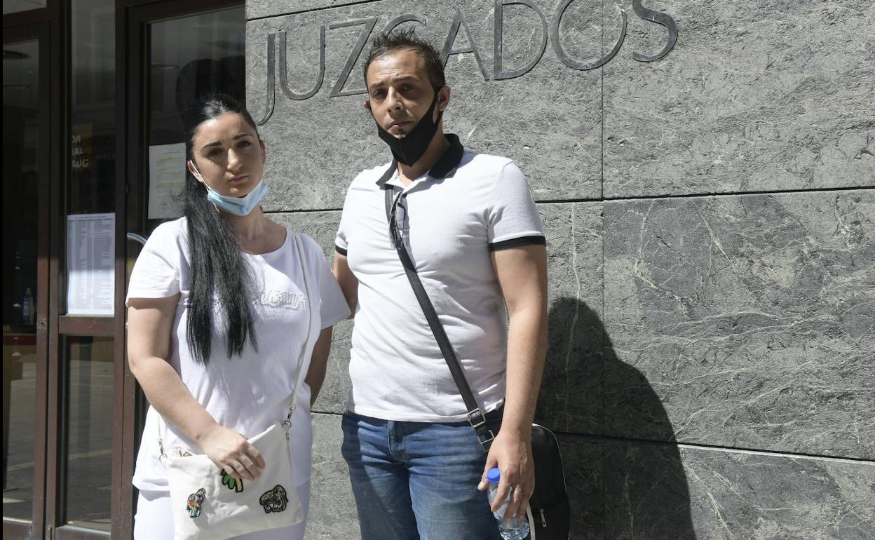 Los padres de Yanela, Enrique Jiménez y Lidia Escudero.