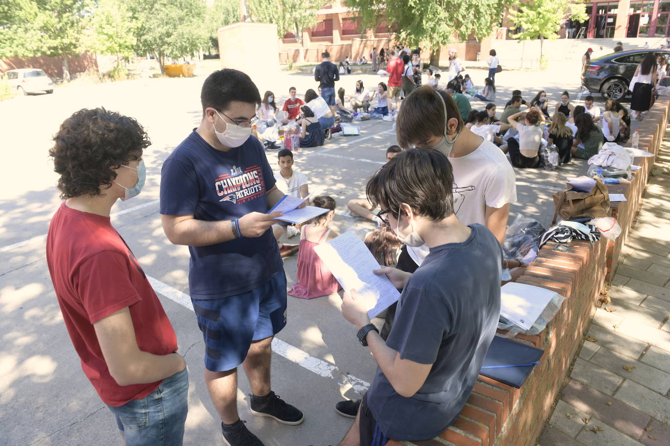 Fotos: Comienza para 11.000 estudiantes de Castilla y León la EBAU más atípica