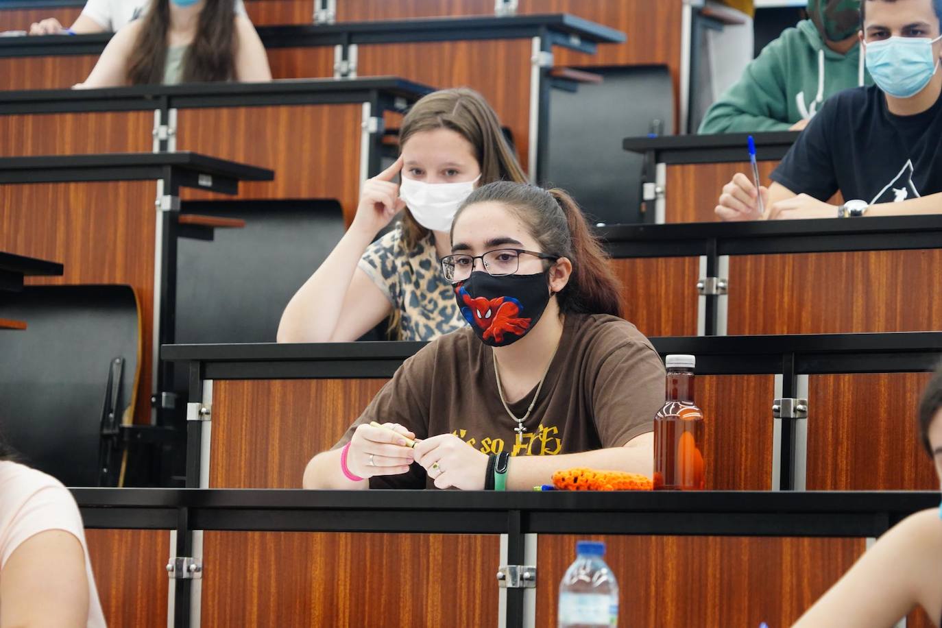 Los futuros universitarios se enfrentan estos días a la prueba de acceso en el distrito de Salamanca. 