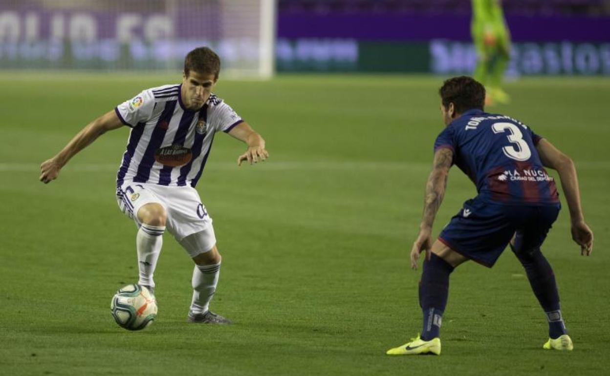 Hervías encara a Toño en el partido del miércoles. 