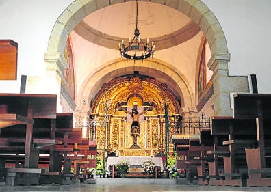 Imagen secundaria 1 - Ermita del Cristo del Caño y castillo de Valdecorneja. 
