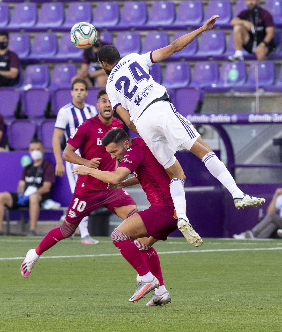 Un gol de Joaquín en los minutos finales deja al Real Valladolid, virtualmente, en Primera