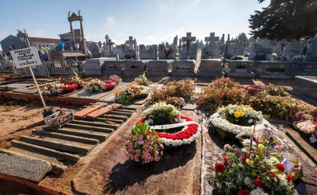 Zona ampliada del cementerio de Ávila en la que descansan fallecidos por la covid. 