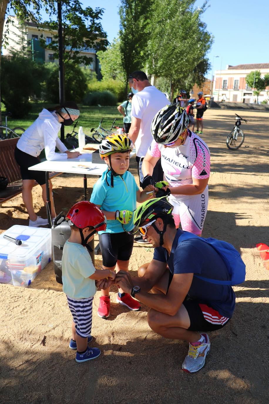 Sesenta riosecanos participaron en la marcha organizada por el centro de entrenamiento Playfit a beneficio de la Fundación Aladina