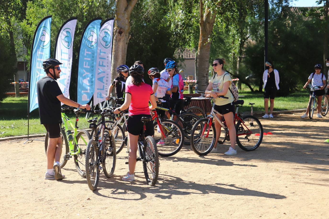 Sesenta riosecanos participaron en la marcha organizada por el centro de entrenamiento Playfit a beneficio de la Fundación Aladina