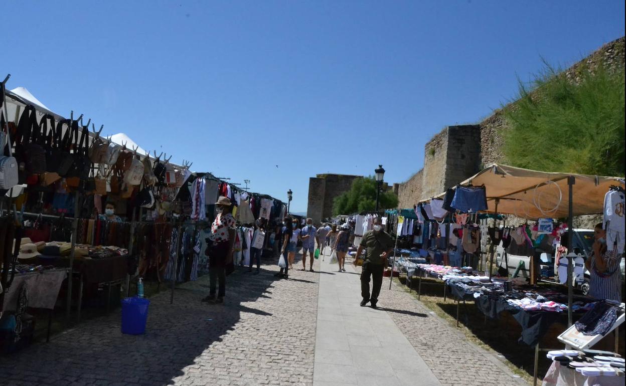 Puestos ubicados en el paseo Fernando Arrabal.