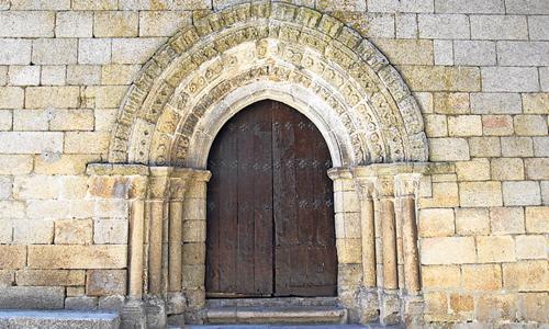 Portada del templo de Nuestra Señora de la Asunción.