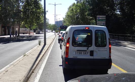 Atasco en la avenida de Gijón.