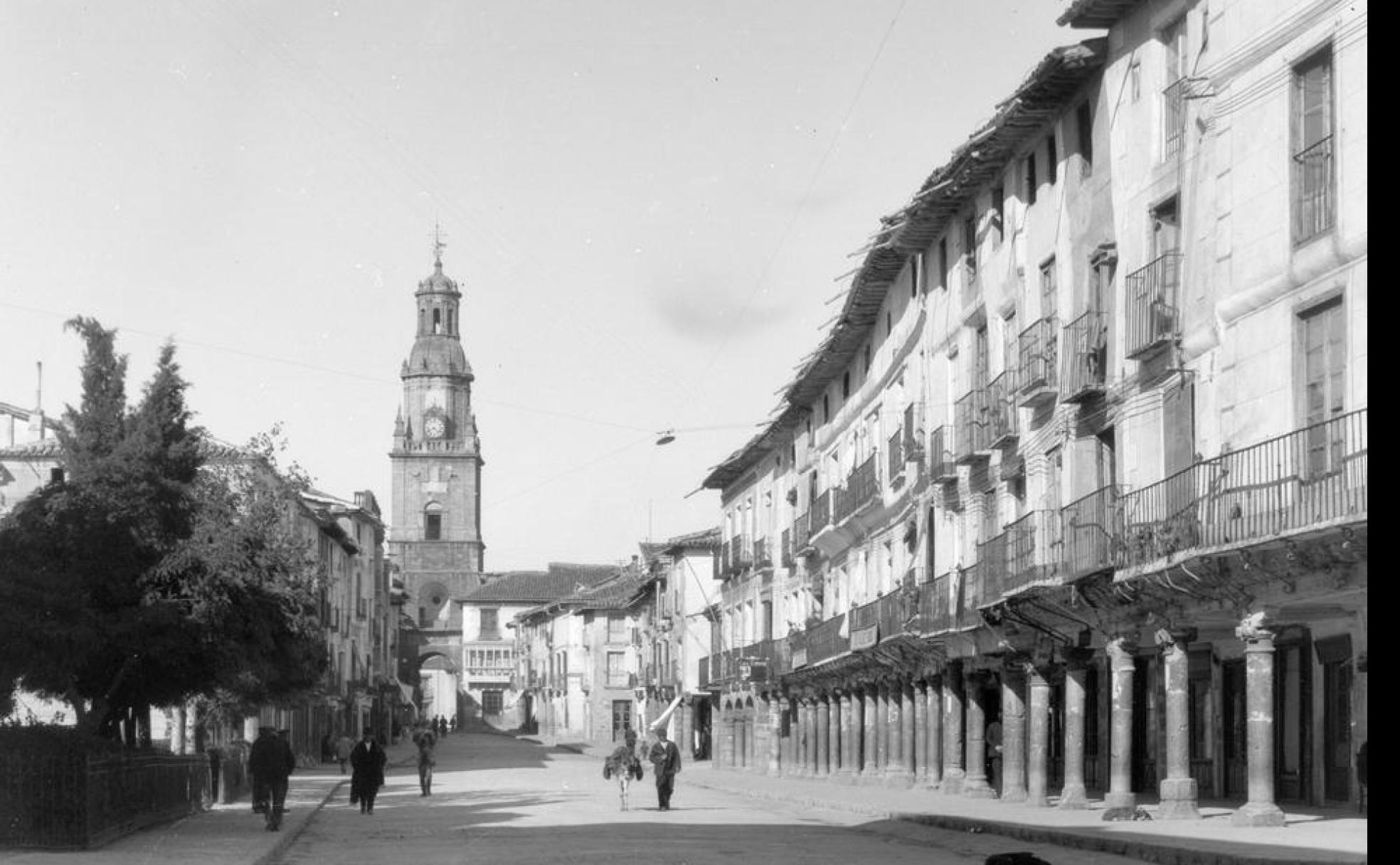 Calle Mayor de Toro a principios de los años 20 del pasado siglo. 