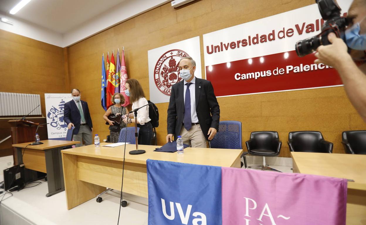 El rector de la Universidad de Valladolid, ayer en la Yutera.