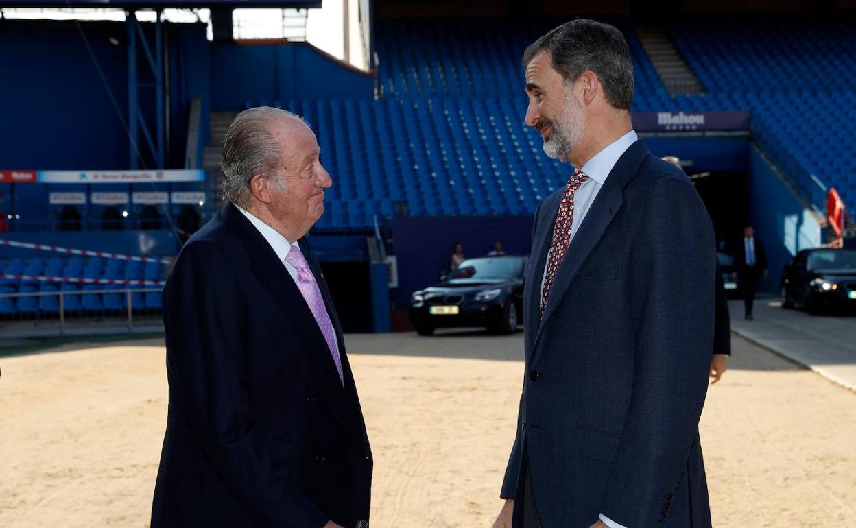 Juan Carlos I y Felipe VI, en junio de 2018.