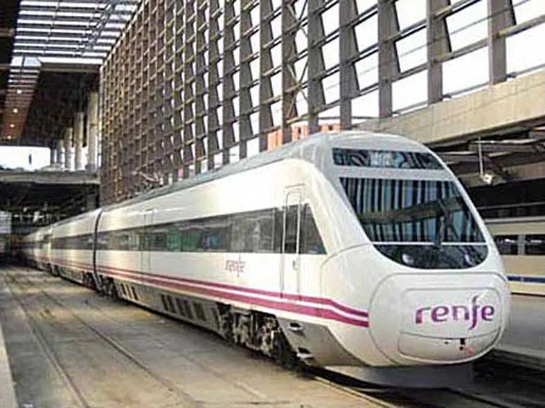 Valladolid recupera el tren del domingo a las 15:20 a Madrid y el del viernes a las 19:55 desde la capital