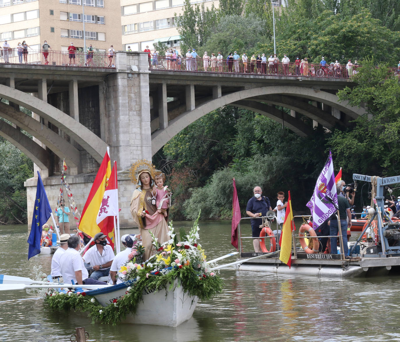 Fotos: Procesión fluvial de la Virgen del Carmen en Valladolid en recuerdo a la víctimas del coronavirus