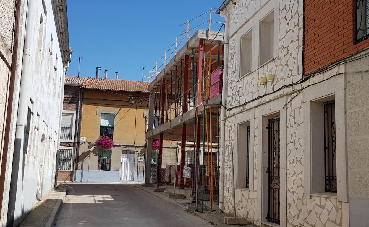 Obras en una vivienda de San Llorente, este fin de semana. 