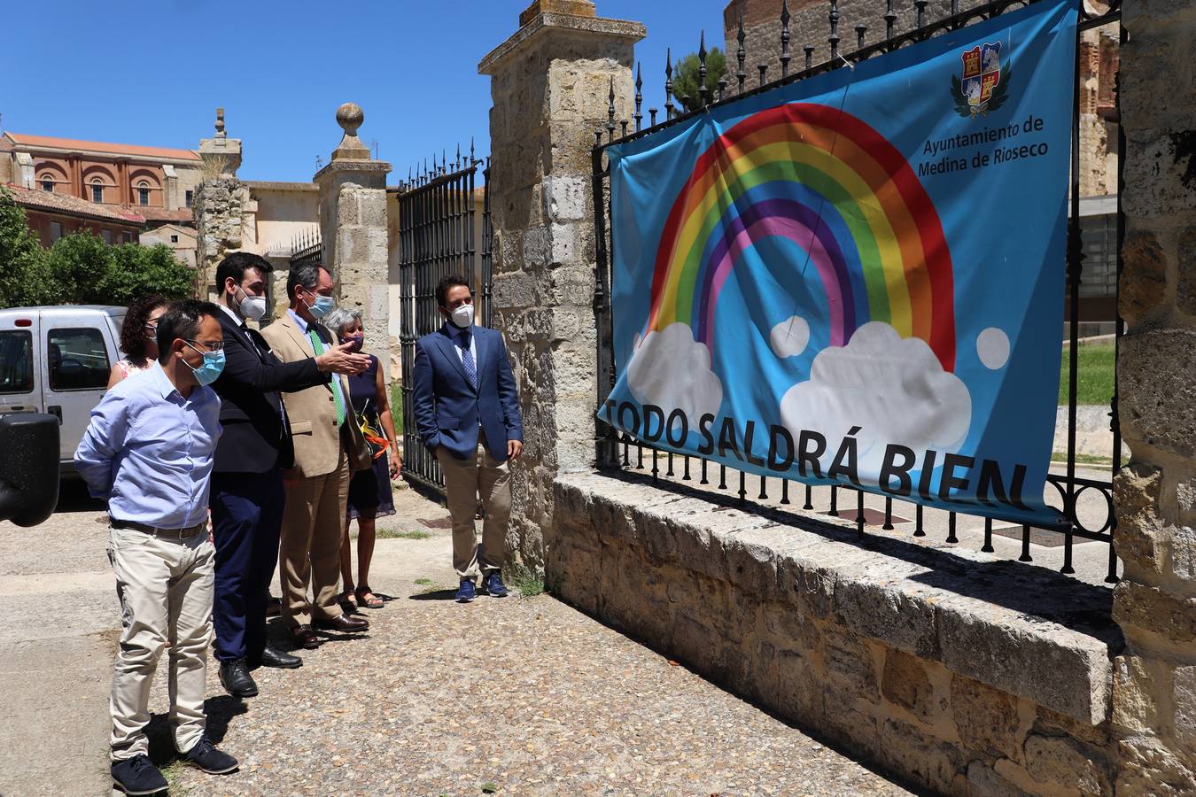 Marc Calcoen y su esposa han visitado la localidad con motivo de la donación de 10.000 euros que la embajada belga ha realizado a la residencia de ancianos Sancti Spíritus y Santa Ana de la localidad