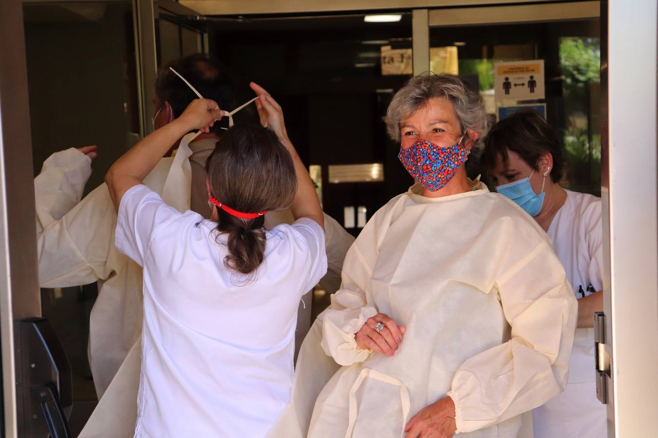 Marc Calcoen y su esposa han visitado la localidad con motivo de la donación de 10.000 euros que la embajada belga ha realizado a la residencia de ancianos Sancti Spíritus y Santa Ana de la localidad