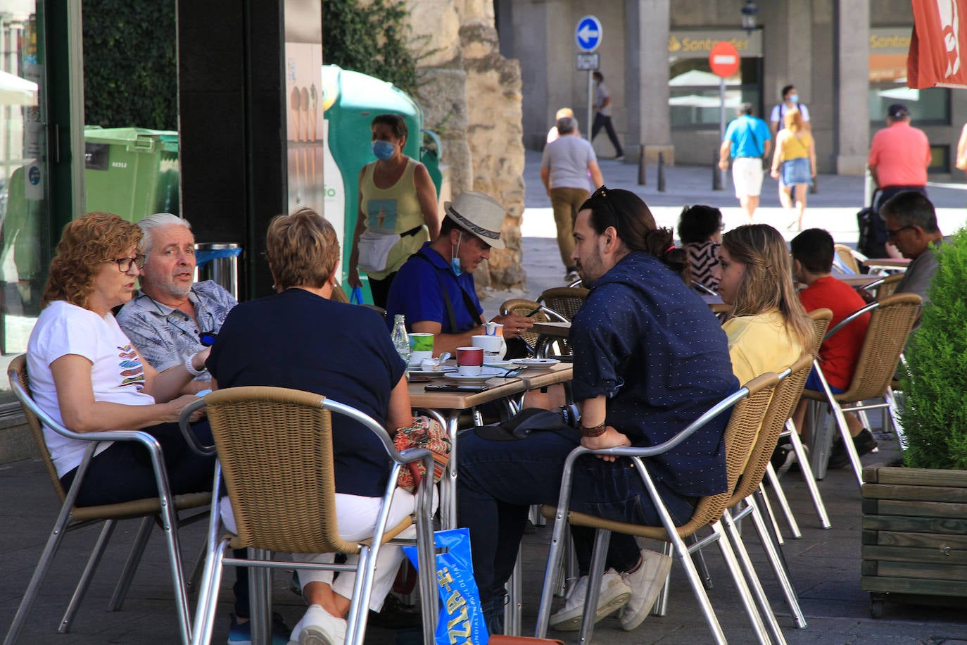 La Policía Local recuerda el uso obligatorio de la mascarilla.