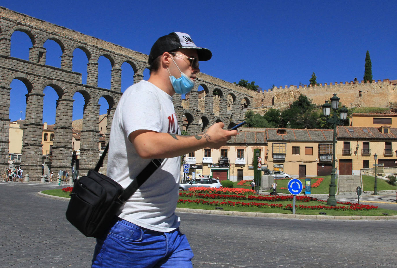 La Policía Local recuerda el uso obligatorio de la mascarilla.