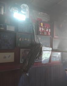 Imagen secundaria 2 - Daños en el interior del bar. 