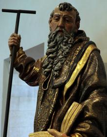 Imagen secundaria 2 - A la izquierda, 'Job en el muladar', de Francisco Giralte (1550) y Retablos del trascoro de San Benito el Real, de Juan de Cambray y Cornieles de Holanda (1530). A la derecha, 'San Antonio Abad', del taller de Juan de Juni, 1547. 