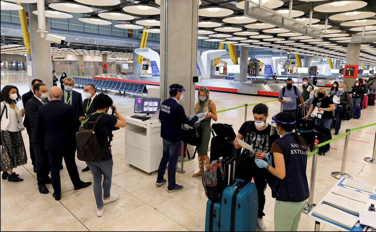 Berlín realizará test de Covid-19 «generalizados» en su aeropuerto