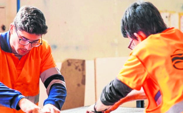 Trabajadores del Grupo LINCE, que cuenta con una plantilla de más de 700 trabajadores, el 90% con algún tipo de discapacidad. 