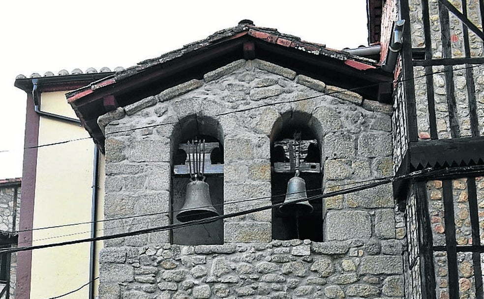 La famosa torre de las campanas con su fuente. 