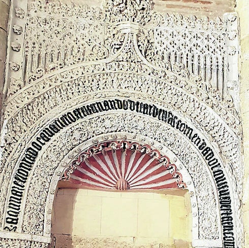 Sepulcro en la iglesia.