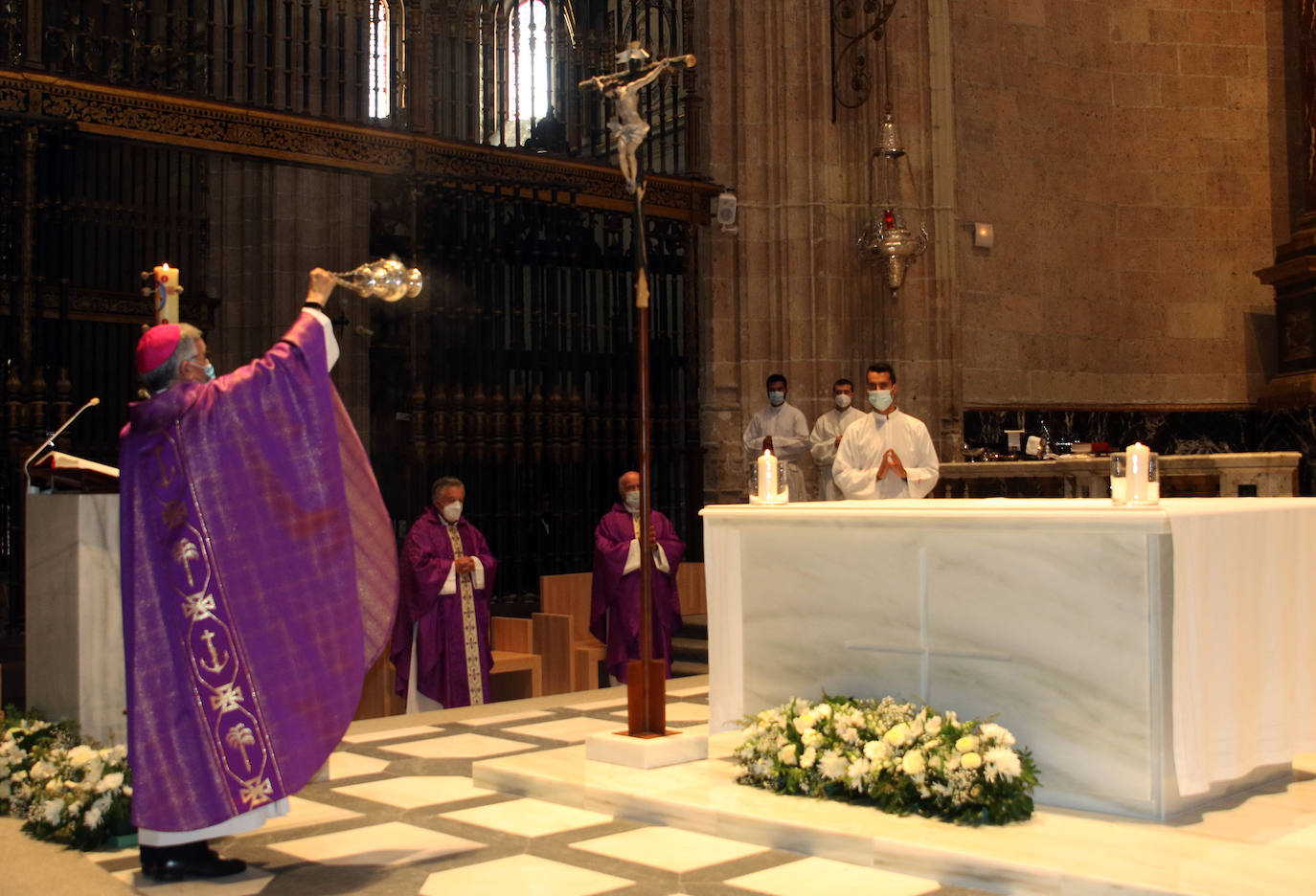 Funeral por las víctimas del Covid-19 en Segovia. ANTONIO DE TORRE
